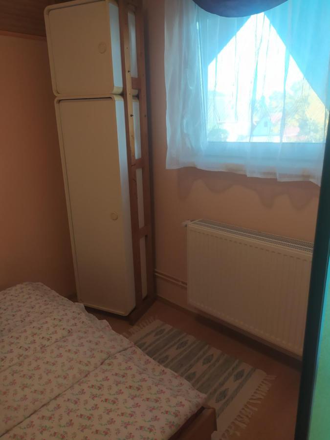Etus Vendégház Balatonfenyves Exterior foto