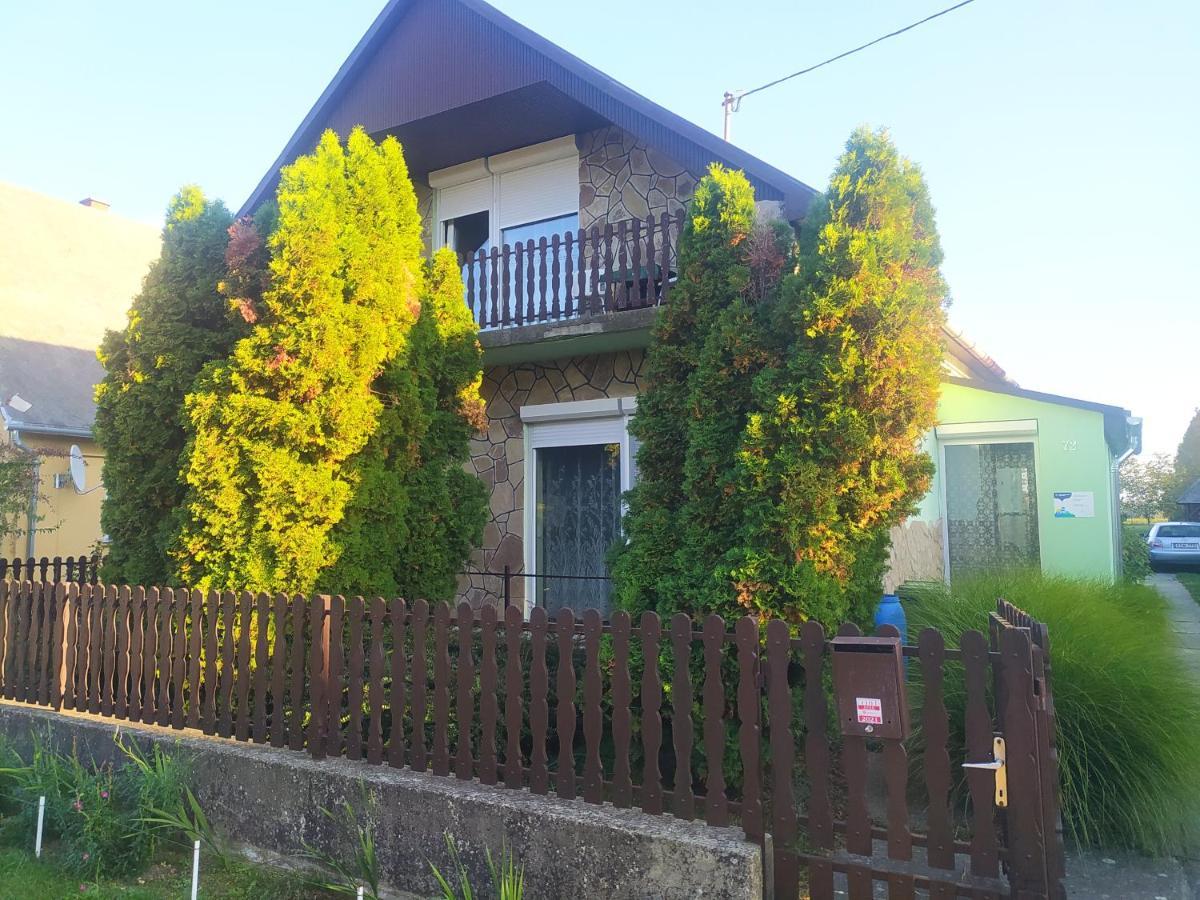 Etus Vendégház Balatonfenyves Exterior foto