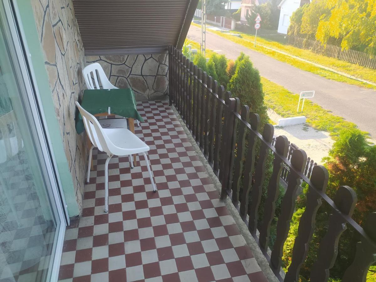 Etus Vendégház Balatonfenyves Exterior foto