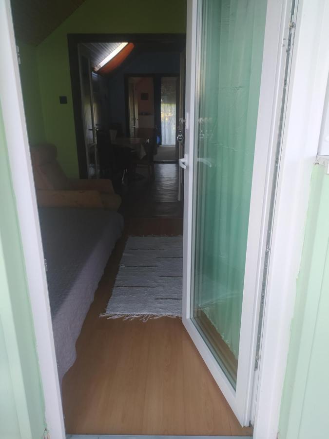 Etus Vendégház Balatonfenyves Exterior foto